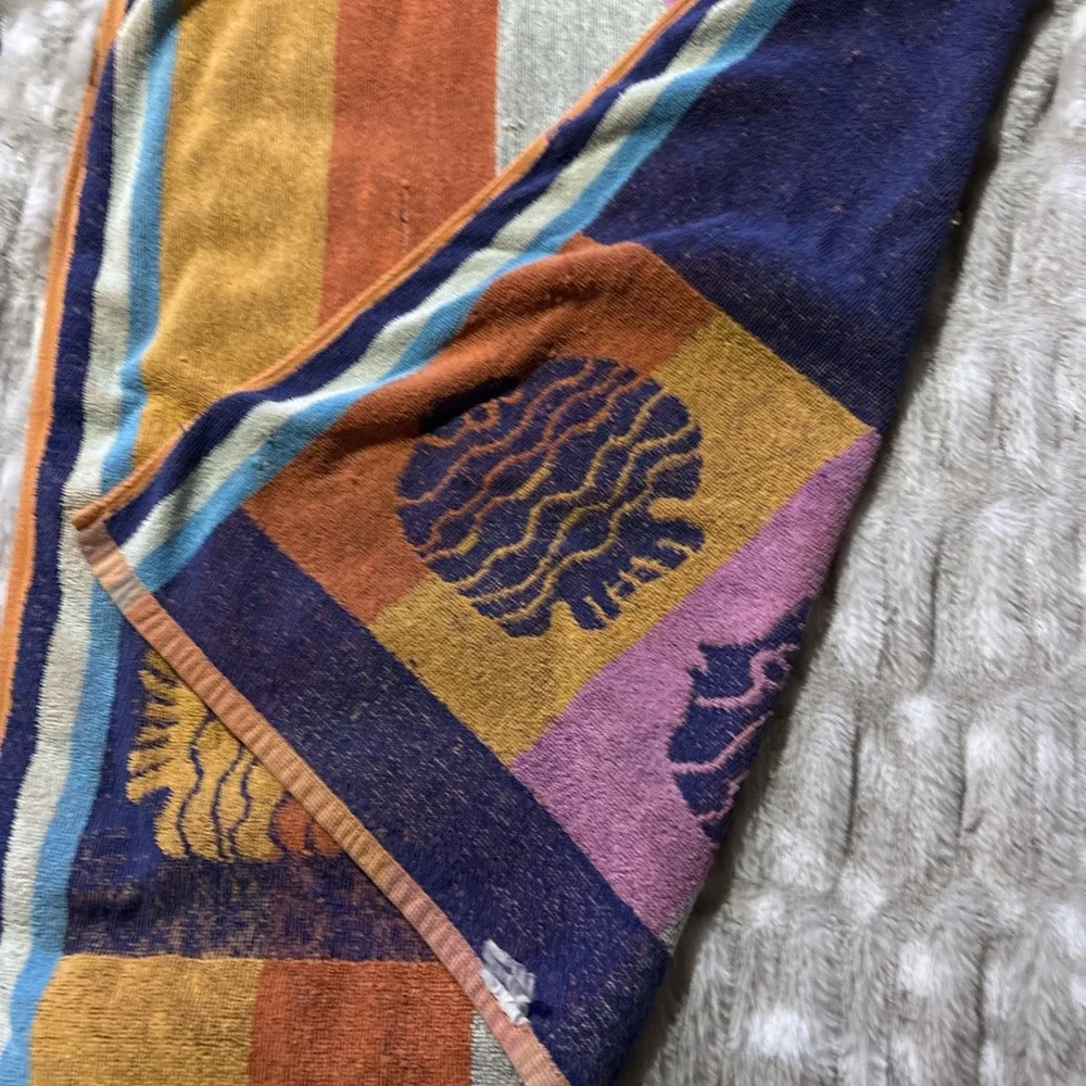 Vintage 90's Y2K Retro Large Beach Towel Fish Multicolored Stripes